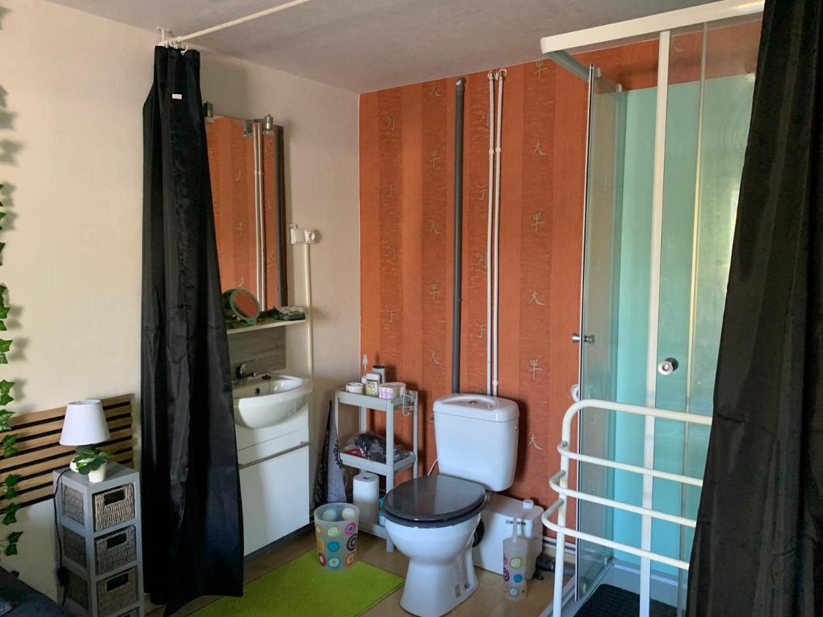 Une Agreable Chambre Independante Rilhac-Rancon Exteriör bild