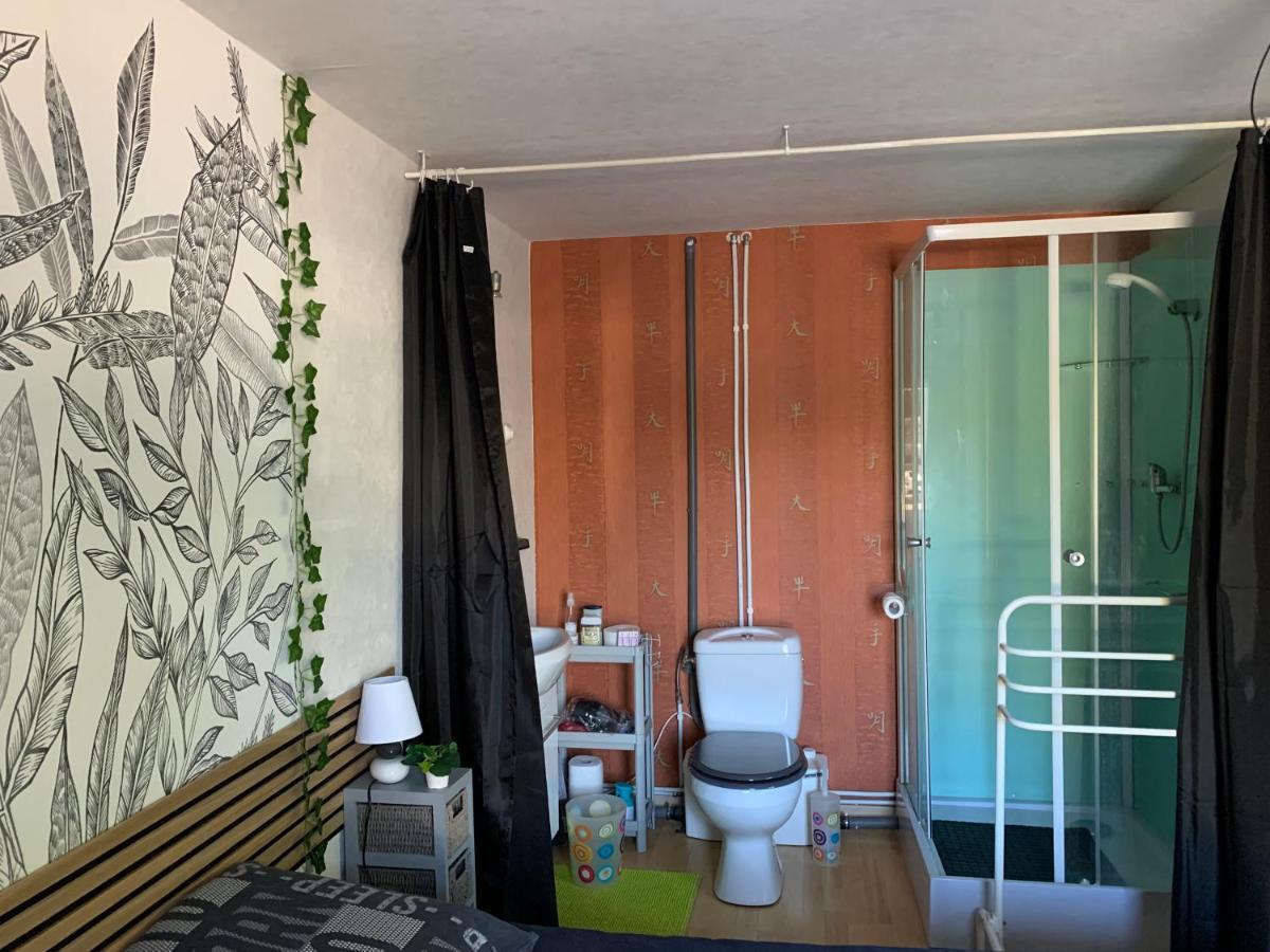 Une Agreable Chambre Independante Rilhac-Rancon Exteriör bild